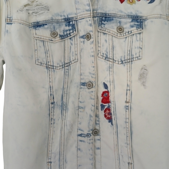 Hollister Jacket Top Destroyed Floral Embroidered Jean Pockets Shacket - Picture 9 of 12